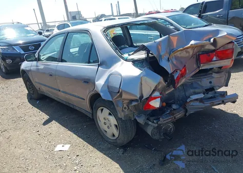 2000 Honda Accord 3.0 Lx z USA, uszkodzony, nr VIN 1HGCG1649YA062626